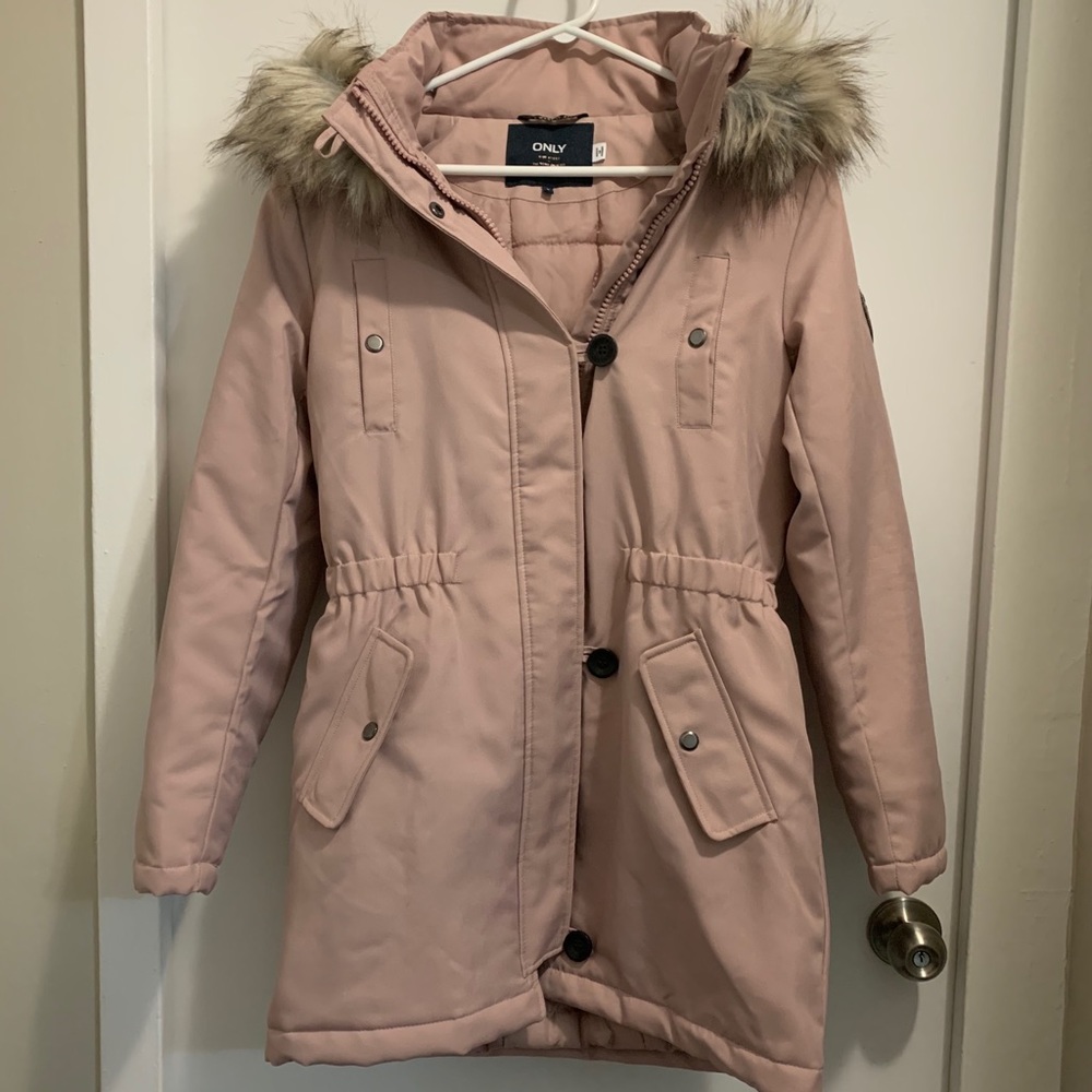 Jacket with fur